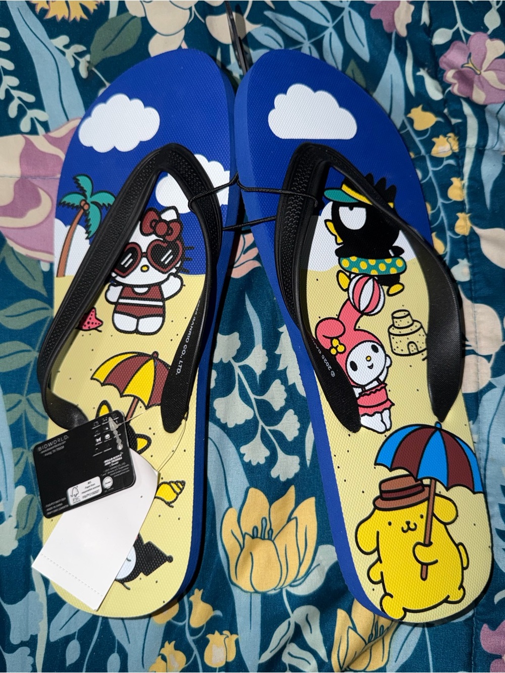 Bioworld Yellow & Black Sanrio Hello Kitty Beach Flip-Flops